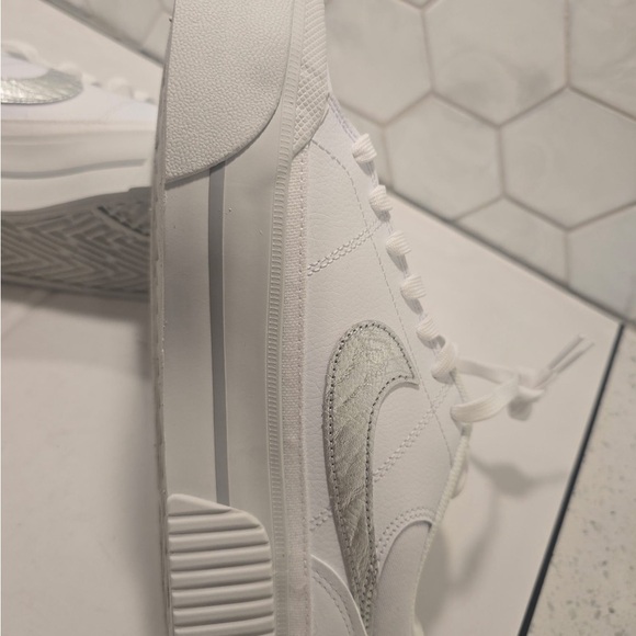 Nike Woman’s Court Legacy Lift Sneakers White & Metallic Silver Size 8.5 NEW Box - Picture 9 of 12